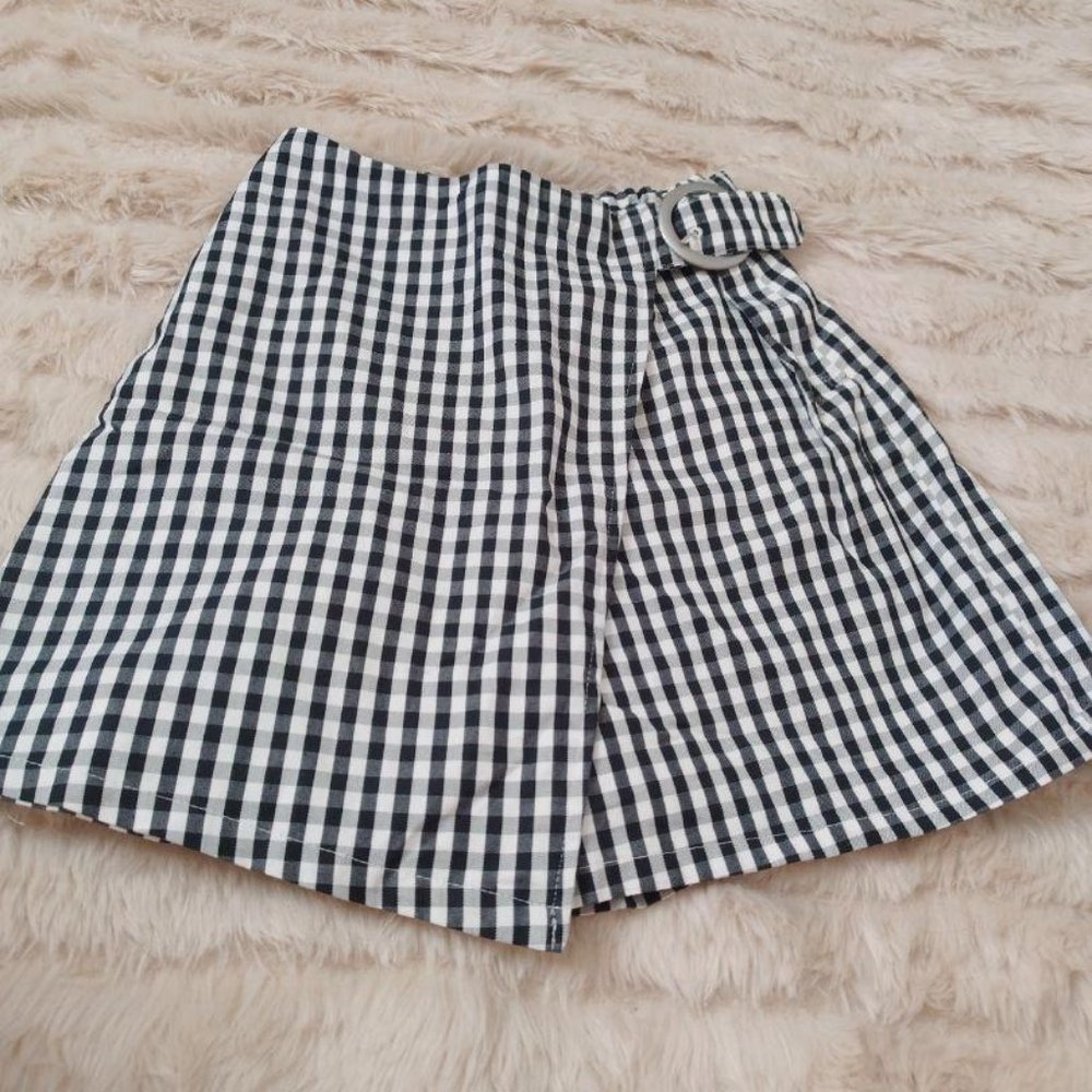 short skirt